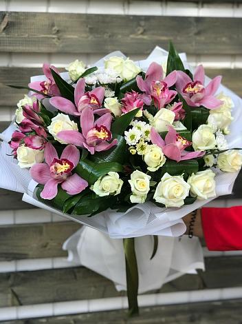 Букет цветов из: Розы и Хризантемы в Фастовецкой