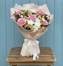 Букет цветов из:  Гвоздики, Орхидеи и Розы #REPLACE_PRED# Фастовецкой