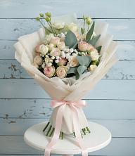 Букет цветов из:  Розы и Лизиантусы в Фастовецкой