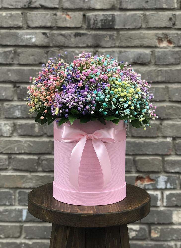 Цветочная композиция из Гипсофила и Розы в шляпной коробке в Фастовецкой