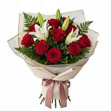 Букет цветов из:  Лилии и Розы в Фастовецкой