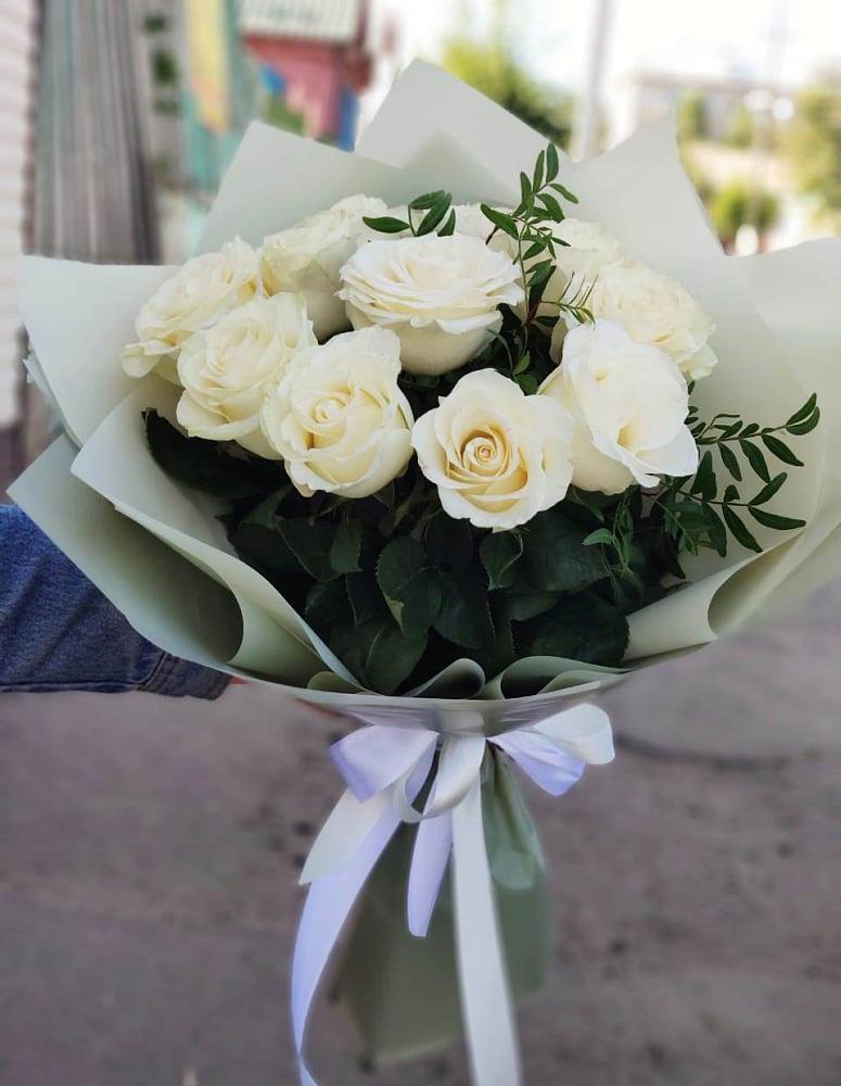 Букет Белые розы Проуд в Фастовецкой