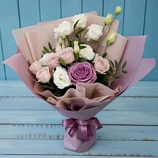 Букет цветов из:  Розы и Лизиантусы в Фастовецкой