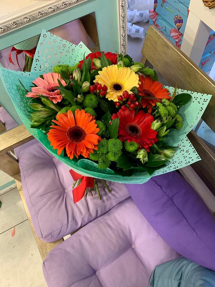 Букет цветов из: Герберы, Хризантемы и Альстромерии в Фастовецкой