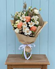 Букет цветов из:  Альстромерии, Лизиантусы, Розы и Хризантемы в Фастовецкой