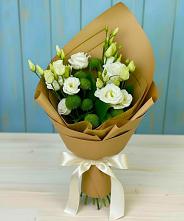 Букет цветов из:  Хризантемы и Лизиантусы #REPLACE_PRED# Фастовецкой