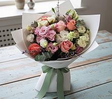 Букет цветов из:  Розы, Лизиантусы и Гвоздики в Фастовецкой