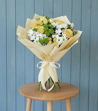 Букет цветов из:  Хризантемы и Розы в Фастовецкой