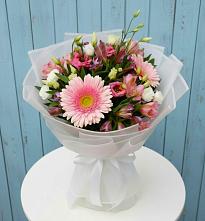 Букет цветов из:  Герберы, Альстромерии и Лизиантусы #REPLACE_PRED# Фастовецкой