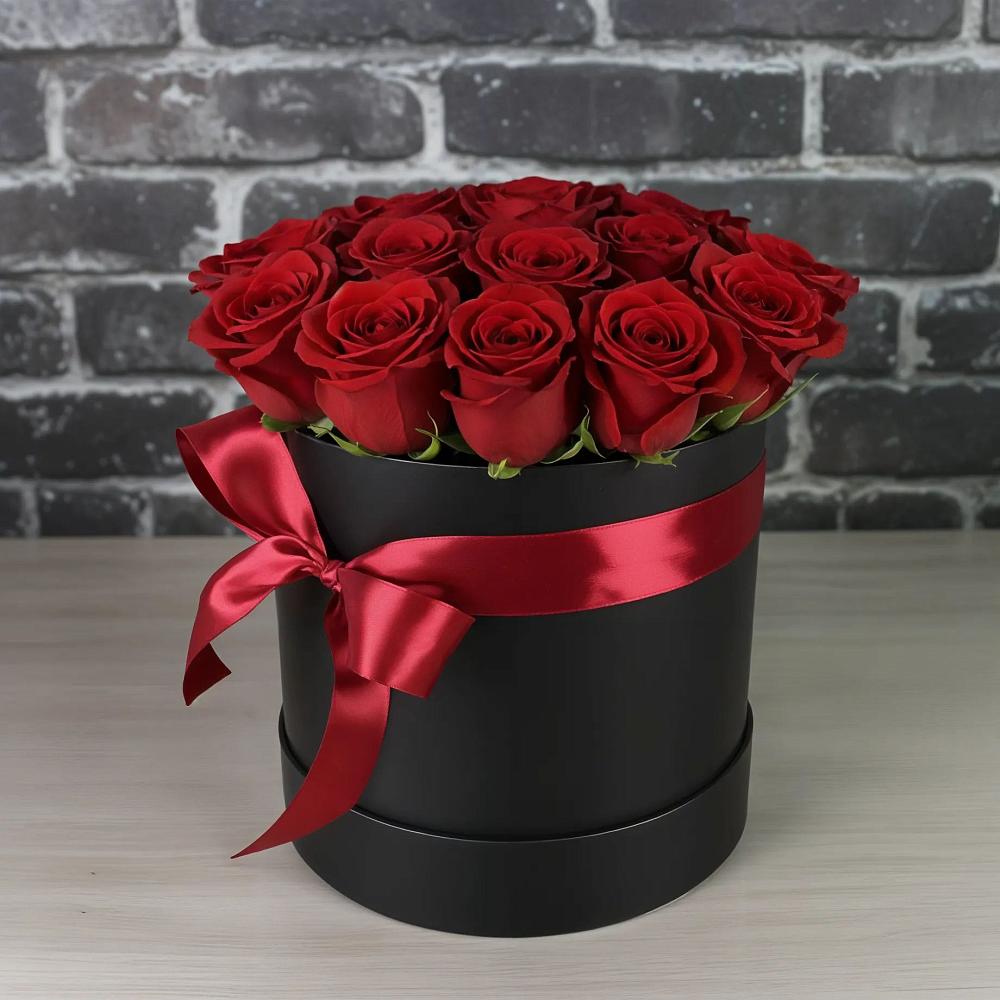 Цветочная композиция из Розы в шляпной коробке в Фастовецкой