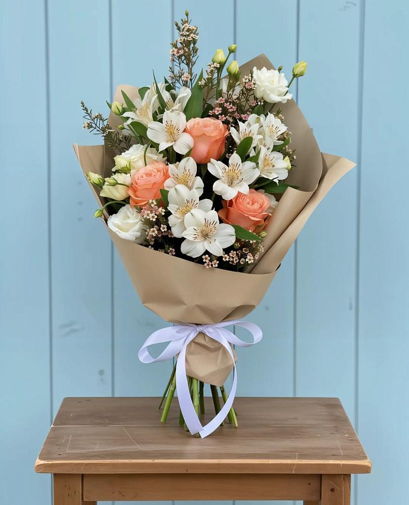 Букет цветов из: Альстромерии, Лизиантусы, Розы и Хризантемы в Фастовецкой
