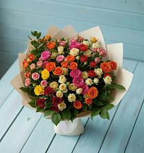 Букет Микс из разноцветных кустовых роз в Фастовецкой
