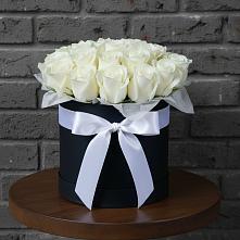 Цветочная композиция из Розы в шляпной коробке в Фастовецкой