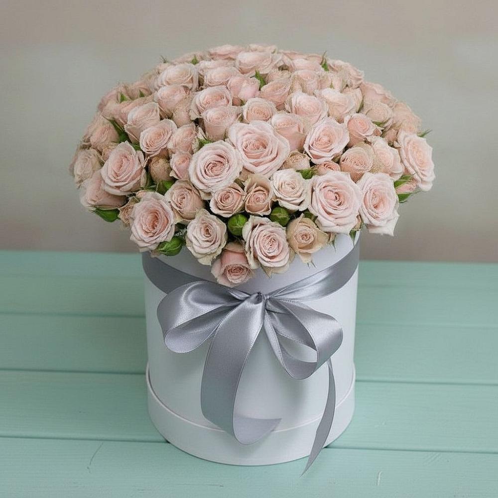 Цветочная композиция из Розы в шляпной коробке в Фастовецкой